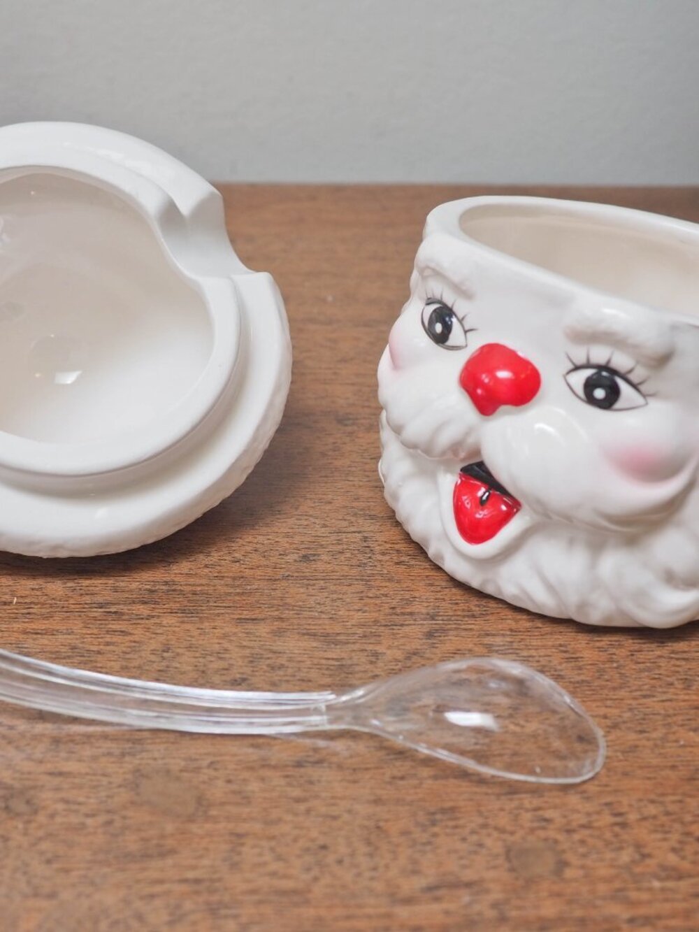 Vtg Earthenware Christmas Creamer and Sugar Bowl Set - Santa Cream and Sugar - Picture 8 of 12
